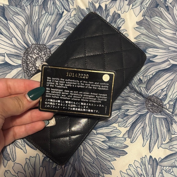 Chanel Black and White Quilted Wallet - Picture 9 of 11